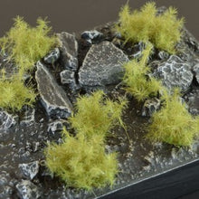 Load image into Gallery viewer, 12MM SPIKEY GREEN TUFTS